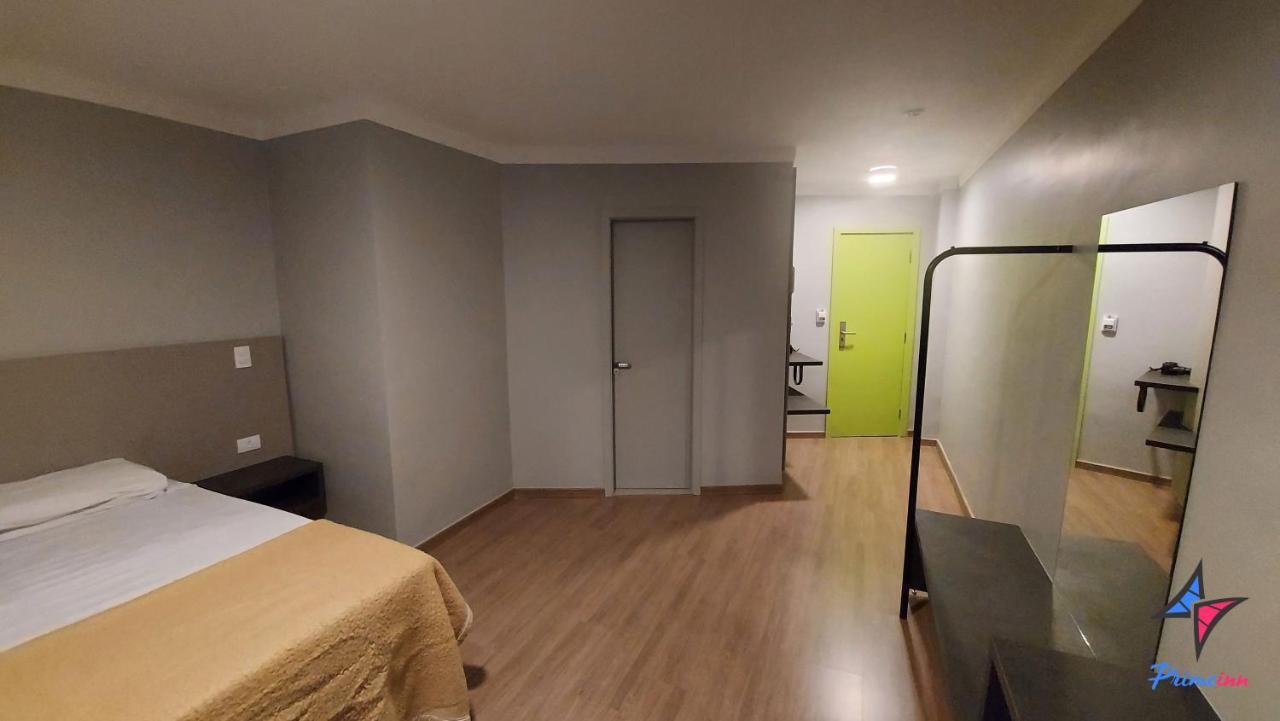 קמפינאס Hotel Primeinn מראה חיצוני תמונה